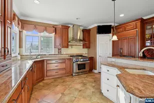 108 Hamilton Trail, Totowa, NJ 07512 - Photo 17