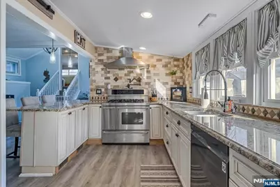 14 Oneida Trail, Wayne, NJ 07470 - Photo 9