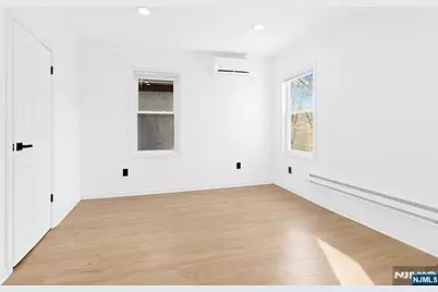 216 Renner Avenue, Newark, NJ 07112 - Photo 5