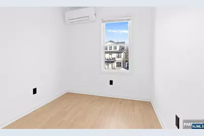 216 Renner Avenue, Newark, NJ 07112 - Photo 9