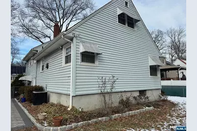 250 Stuyvesant Road, Teaneck Township, NJ 07666 - Photo 9