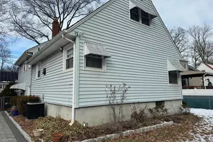 250 Stuyvesant Rd, Teaneck Township, NJ 07666 - Photo 9