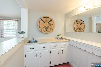 33 Tuers Place, Montclair, NJ 07043 - Photo 25