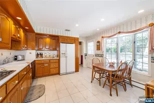 686 Kennedy Dr, Washington Township, NJ 07676 - Photo 5