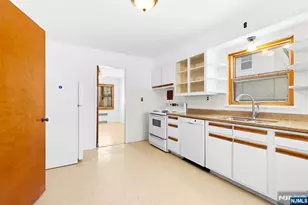 28 Glenwood Ave, Leonia, NJ 07605 - Photo 9