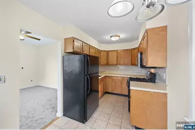250 Woodcliff Avenue, Little Falls Township, NJ 07424 - Photo 9