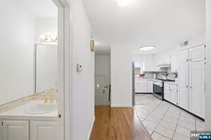 5 Mountain Ridge Rd, Bloomingdale, NJ 07403 - Photo 5