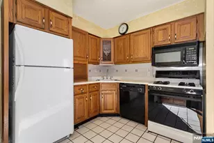 340 Kipp Ave, Elmwood Park, NJ 07407 - Photo 13