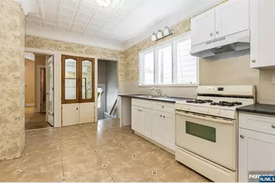 31 6th Avenue, Clifton, NJ 07011 - Photo 19