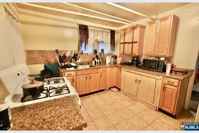 99 Grafton Avenue, Newark, NJ 07104 - Photo 5