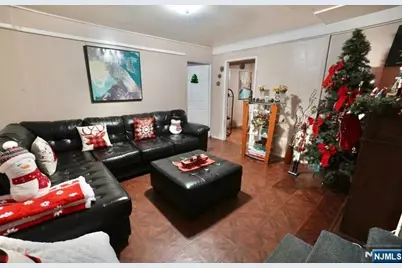 99 Grafton Avenue, Newark, NJ 07104 - Photo 3