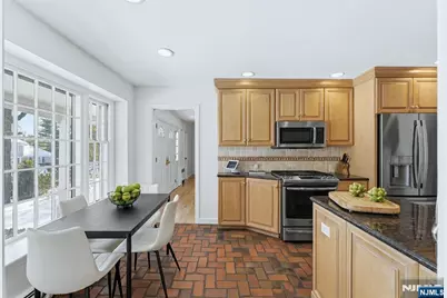 55 Somerset Drive, Woodcliff Lake, NJ 07677 - Photo 11