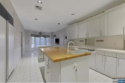 153 Ashley Place, Park Ridge, NJ 07656 - Photo 11