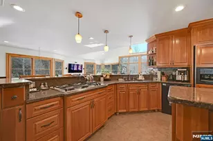 285 Chestnut Ridge Rd, Woodcliff Lake, NJ 07677 - Photo 21