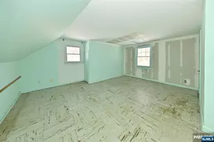 84 Maplewood Ave, Hillsdale, NJ 07642 - Photo 15