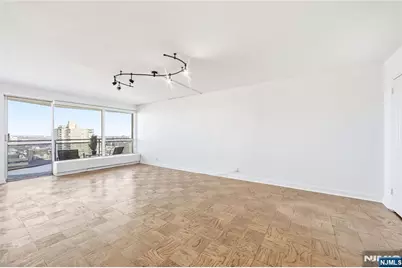 2077 Center Avenue 20F #20F, Fort Lee, NJ 07024 - Photo 5