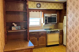 35 18th Ave, Elmwood Park, NJ 07407 - Photo 9