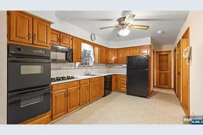 51 Black Oak Lane, Mahwah, NJ 07430 - Photo 3