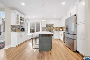 19 Crescent Hollow Ct, Ramsey, NJ 07446 - Photo 7