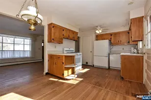 96 Grove St, Waldwick, NJ 07463 - Photo 9