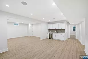 11 Hawthorne Dr, Livingston, NJ 07039 - Photo 37