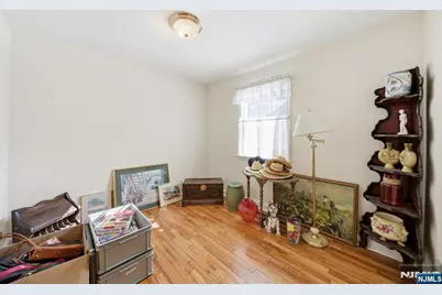110 New York Avenue, Bergenfield, NJ 07621 - Photo 17