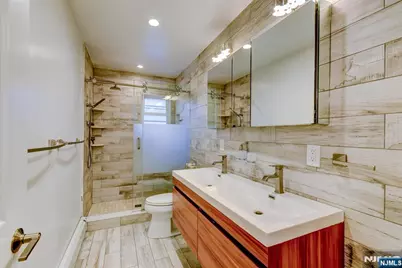 204 Gilbert Avenue, Elmwood Park, NJ 07407 - Photo 31