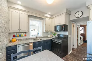 12 Ward Pl, Caldwell, NJ 07006 - Photo 11