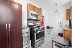 352 12th St, Newark, NJ 07107 - Photo 9