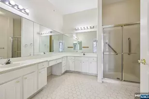 109 Four Seasons Dr 109, Wayne, NJ 07470 - Photo 17