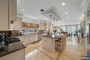 21 Priscilla Ln, Englewood Cliffs, NJ 07632 - Photo 9