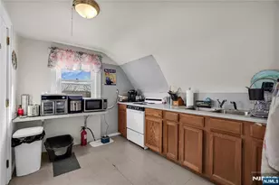 608 Washington Ave, Belleville, NJ 07109 - Photo 33