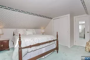 46 Knollwood Dr, Paramus, NJ 07652 - Photo 25