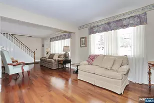 46 Knollwood Dr, Paramus, NJ 07652 - Photo 5