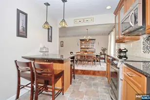 46 Knollwood Dr, Paramus, NJ 07652 - Photo 15