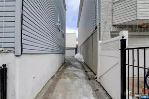 188 Pennington St, Newark, NJ 07105 - Photo 17