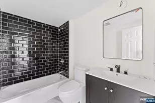 585 McChesney St, Orange, NJ 07050 - Photo 19