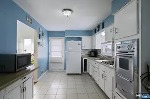 33 Daka Ct, Bloomfield, NJ 07003 - Photo 5