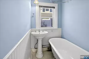 258 Clinton Pl, Hackensack, NJ 07601 - Photo 17