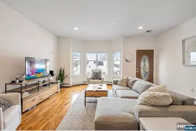 682 Greeley Avenue A #A, Fairview, NJ 07022 - Photo 3