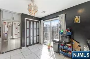 226 Matthews Drive, Newark, NJ 07103 - Photo 9