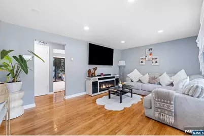 310 Stockton Avenue, Roselle, NJ 07203 - Photo 5