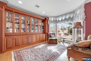 304 Blauvelt Ct, Paramus, NJ 07652 - Photo 5