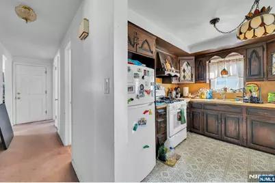 648 Milton Avenue, Lyndhurst Township, NJ 07071 - Photo 19