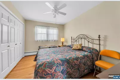 648 Milton Avenue, Lyndhurst Township, NJ 07071 - Photo 7