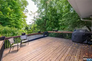 624 West Dr, Paramus, NJ 07652 - Photo 29