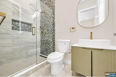 623 Alberta Drive, Paramus, NJ 07652 - Photo 21