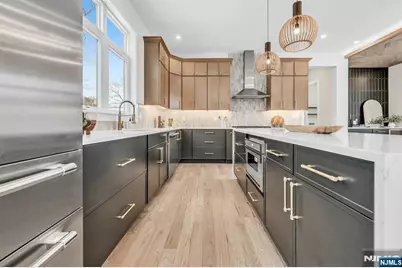 623 Alberta Drive, Paramus, NJ 07652 - Photo 13