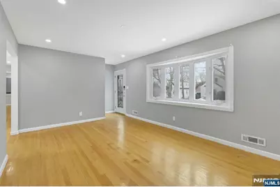 14 Passaic Avenue, Hasbrouck Heights, NJ 07604 - Photo 9