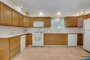 511 Hickory St, Kearny, NJ 07032 - Photo 9